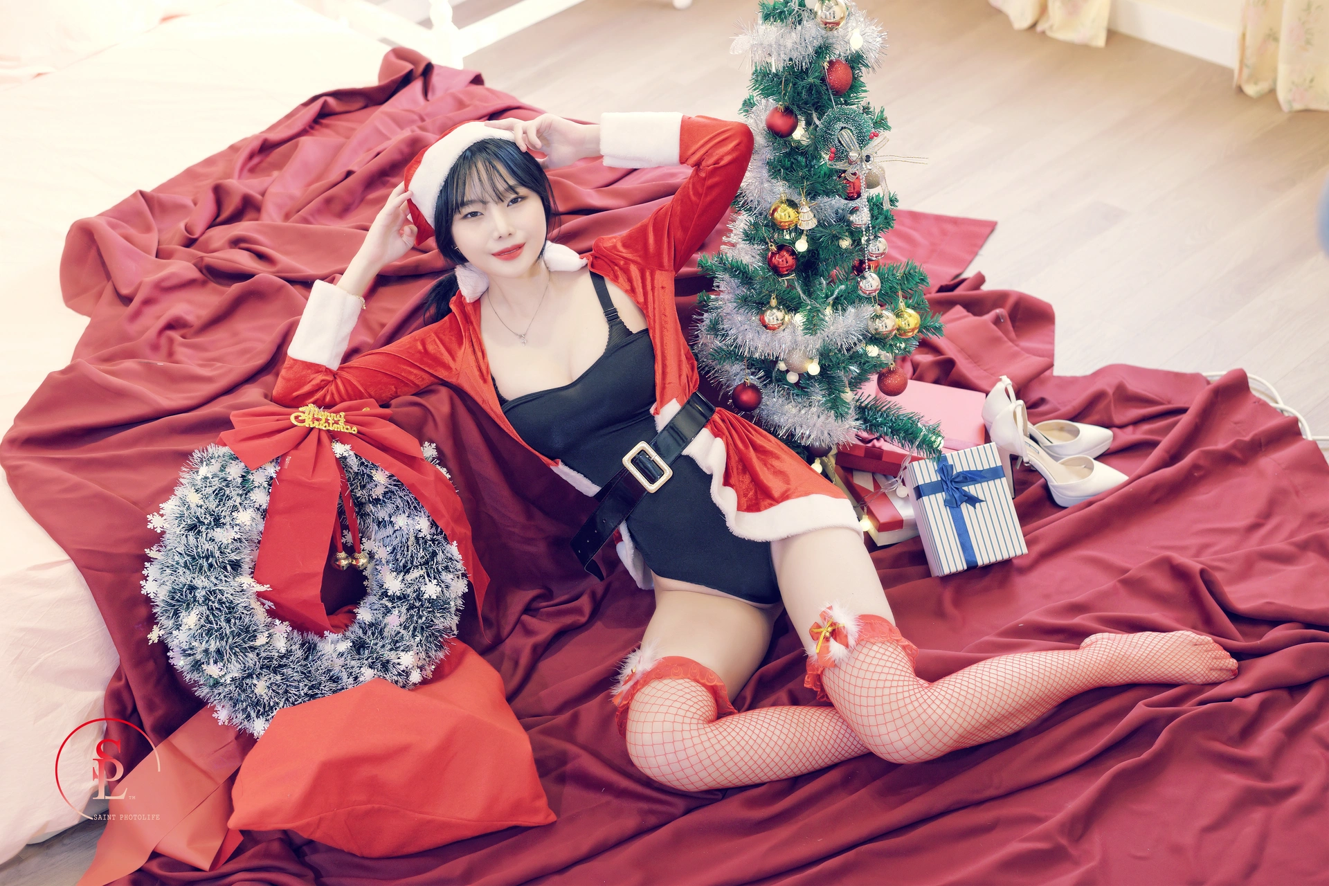 132.SAINT Photolife – Yuna - Vol.24 Merry Yuna’s Xmas 0