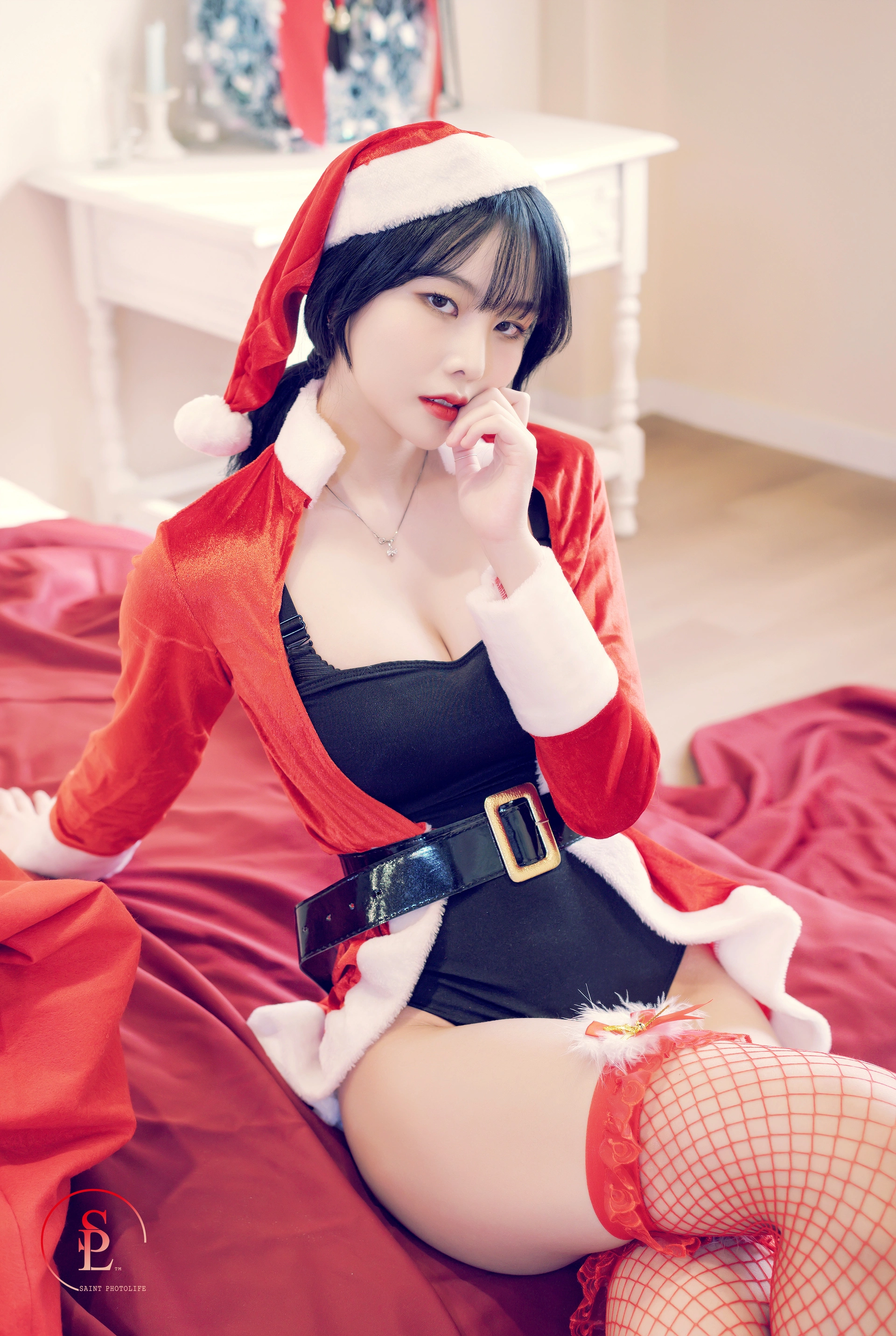 132.SAINT Photolife – Yuna - Vol.24 Merry Yuna’s Xmas 1